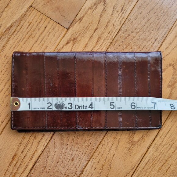 Eel Skin Elegance Reddish Brown Eel Skin Bi Fold Wallet Soft & Functional - Picture 10 of 12